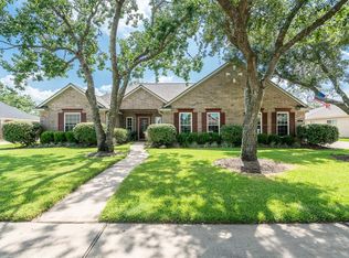 802 Piney Ridge Dr, Friendswood, TX 77546