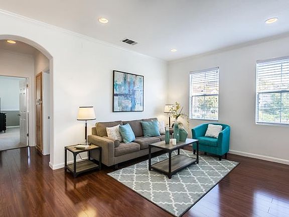 3rd image of 848 Monarch Cir #321