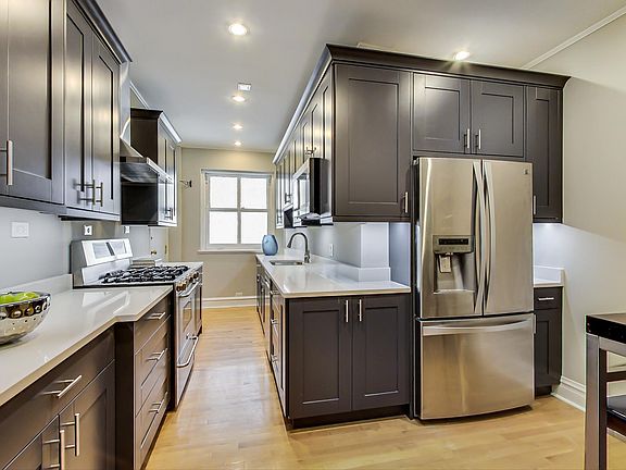 5th image of 3530 N Lake Shore Dr Floor T10a