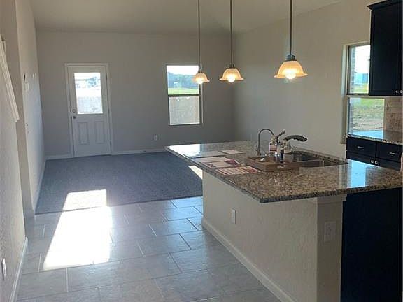 5th image of 740 Willowbrook
