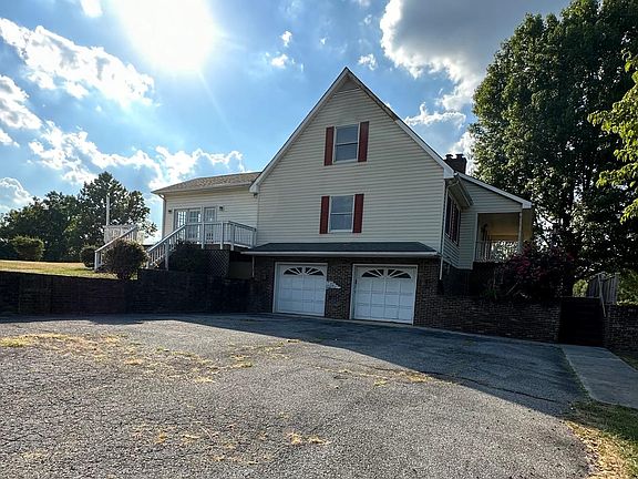 4th image of 3840 Rivermont Dr