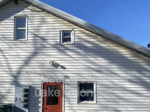 67 Bentley St, Lapeer, MI 48446