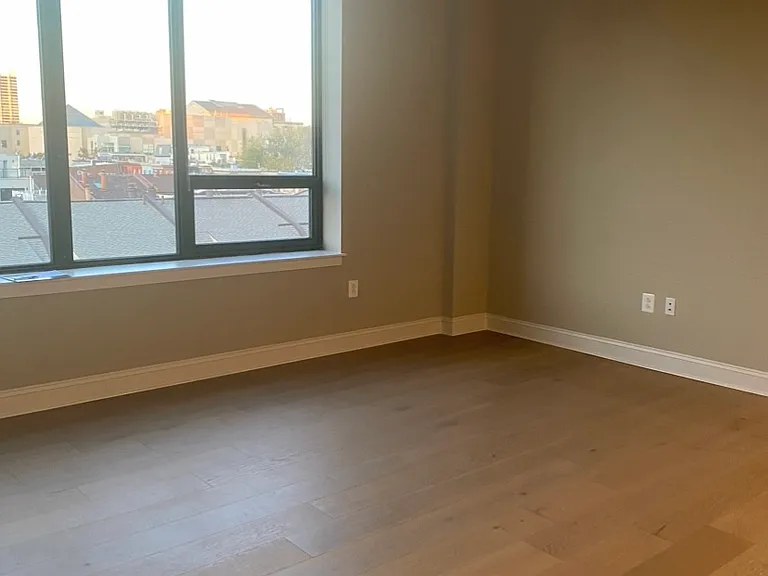 2130 Arch Street — Photo 30