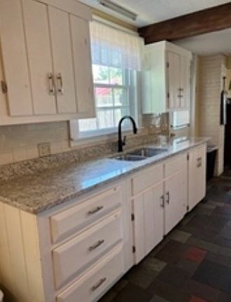 4th image of 8 Myrtle St #1