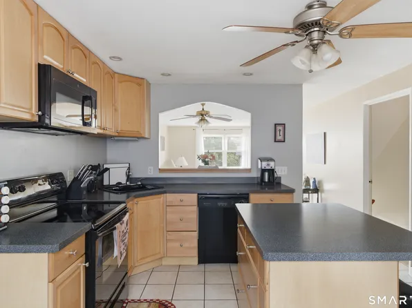 49 Terrace Gardens #49, Wallingford, CT 06492