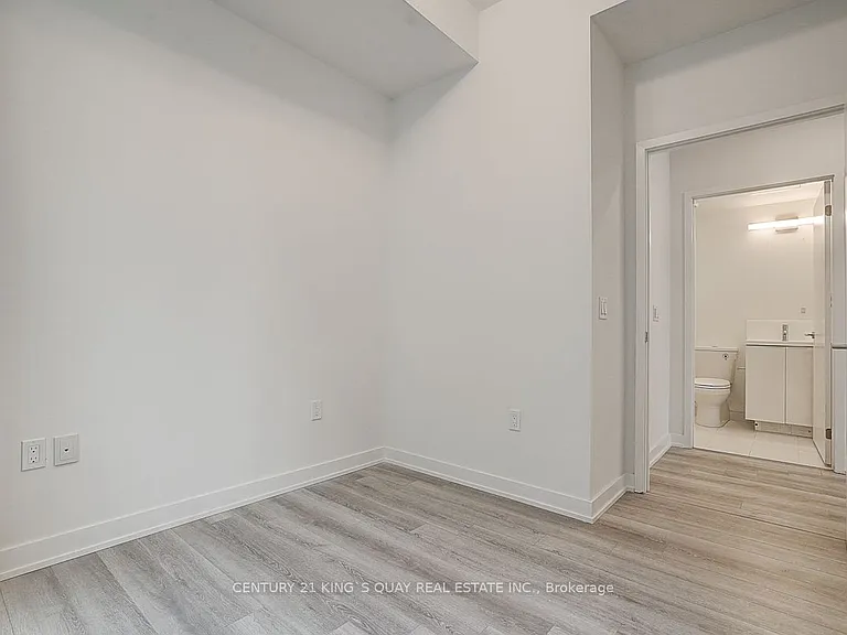 121 Saint Patrick St #722 — Photo 31