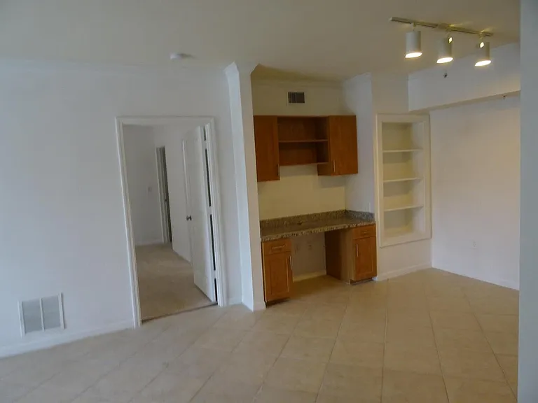6450 Emerald Dunes Dr #103 — Photo 43