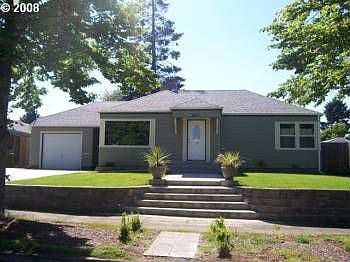 2nd image of 4571 NE 35th Pl