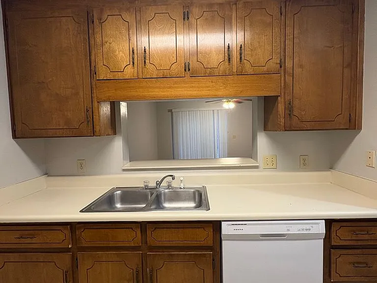 214 Candlebrook Dr — Photo 7
