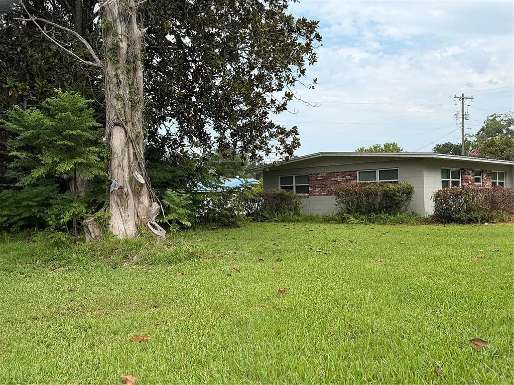 3 bed, 2.0 bath, 1644 sqft, $1,850 — Photo 2