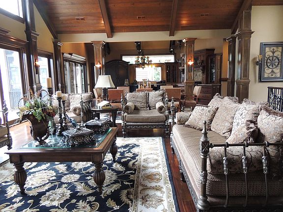 Open Great Room, Dining & Kitchen