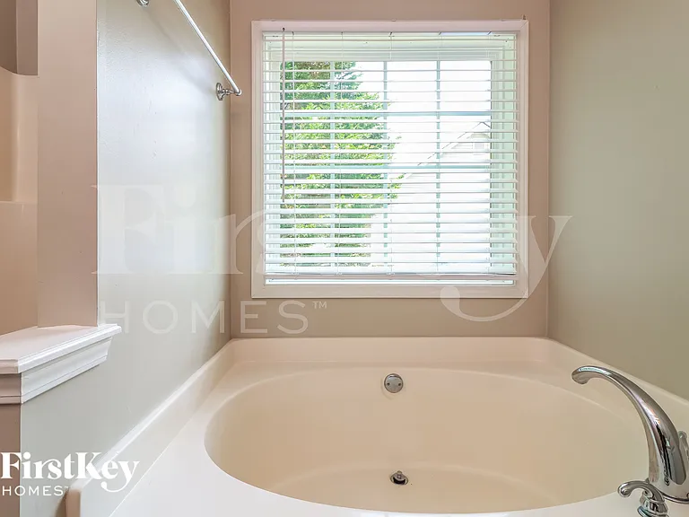85 Meadow Spring Ct — Photo 16