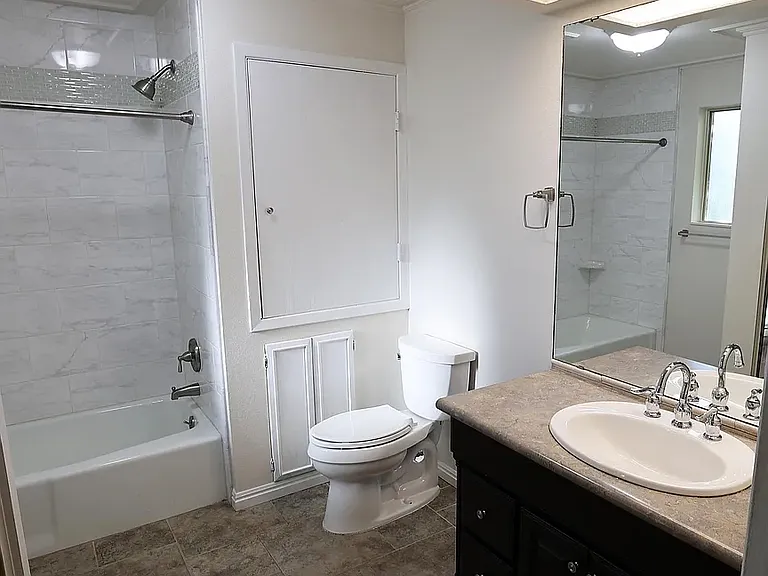 1656 E Ensign Cir — Photo 8