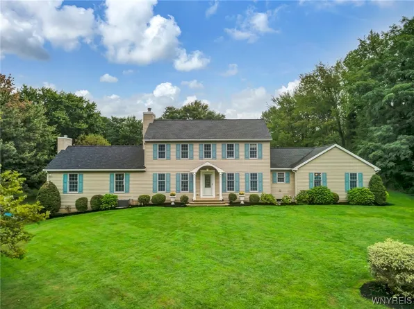 12302 Hanford Rd, Silver Creek, NY 14136