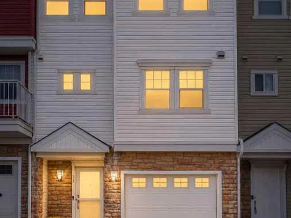 23 W Tucker Cir, Okotoks, AB T1S 2J6