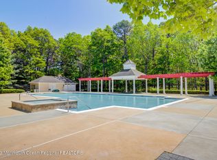 220 Sophee Ln, Lakewood, NJ 08701