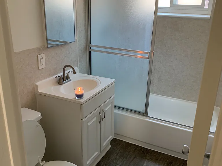 722 S Raitt St #8 — Photo 2