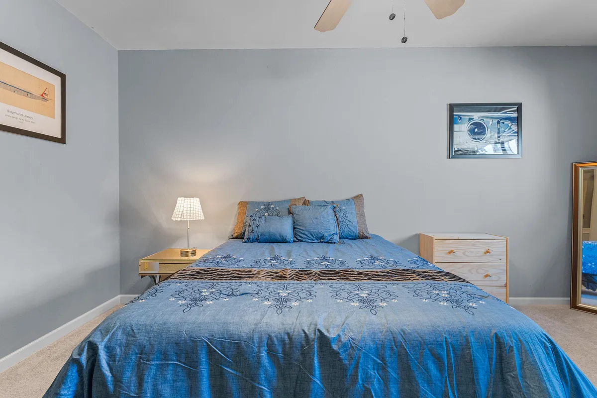 Full/Queen Bed - Jefferson Ridge Dr