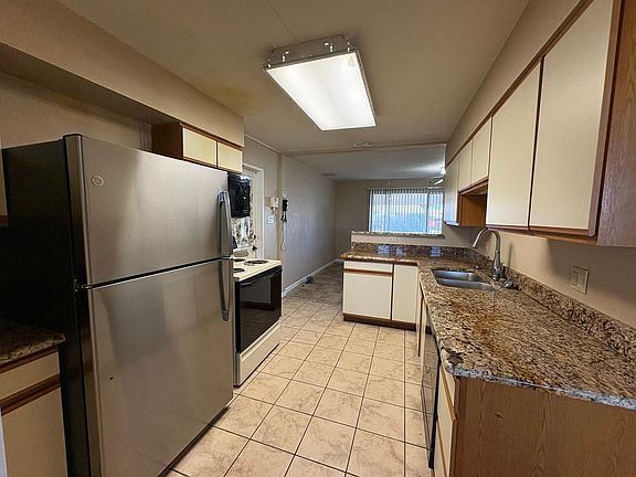 3rd image of 12819 N 111th Dr