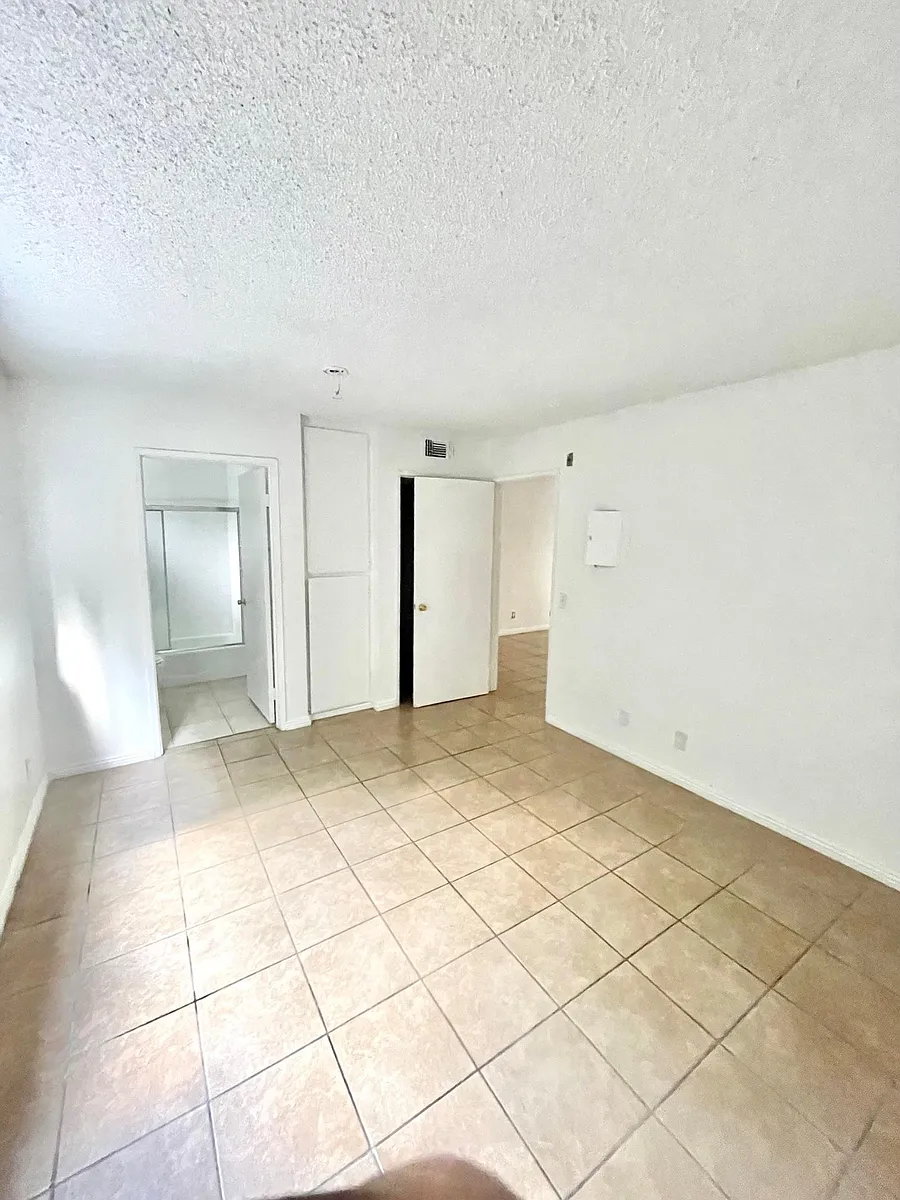 Building Photo - 9023 Burnet Ave #102