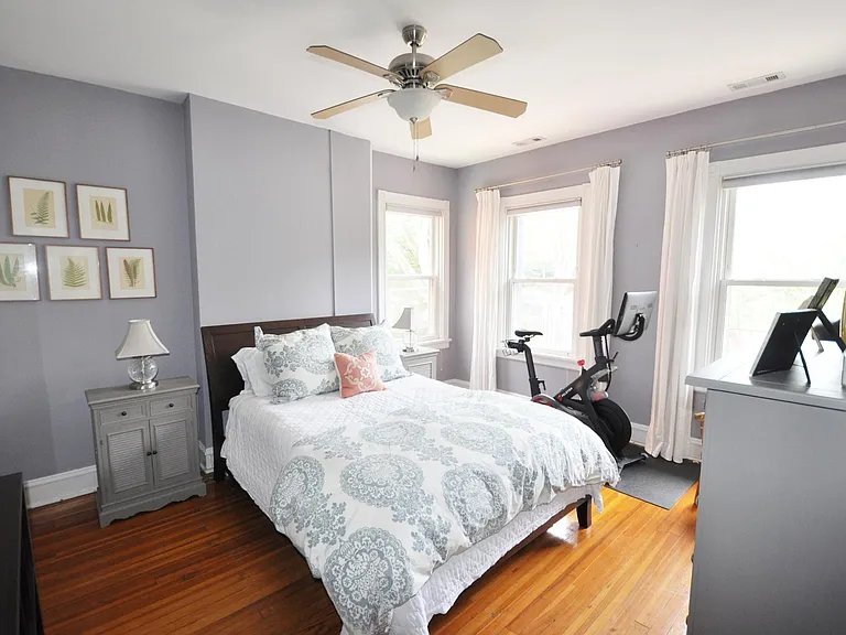 516 N Sheppard St — Photo 15