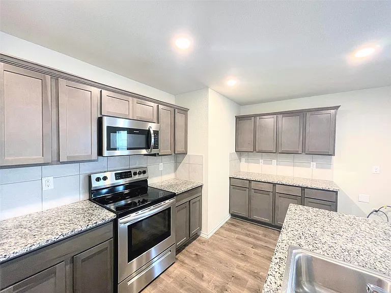 808 Community Way — Photo 4