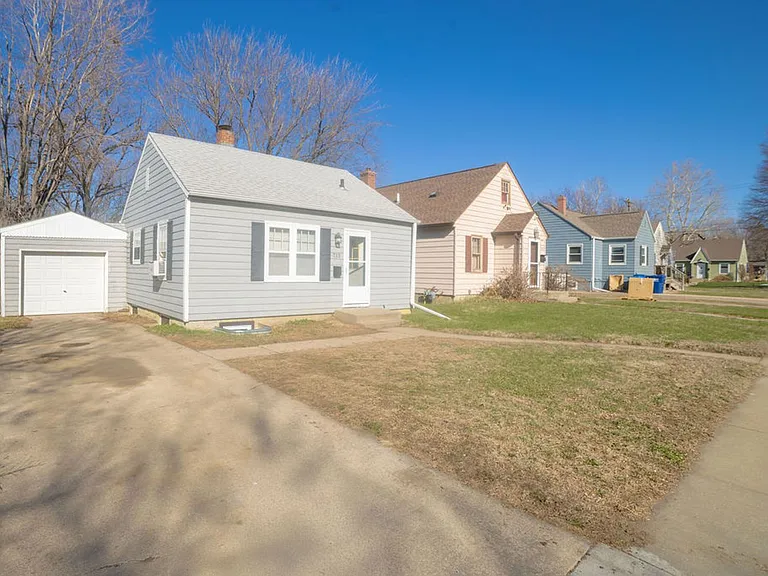 715 S West Ave — Photo 17