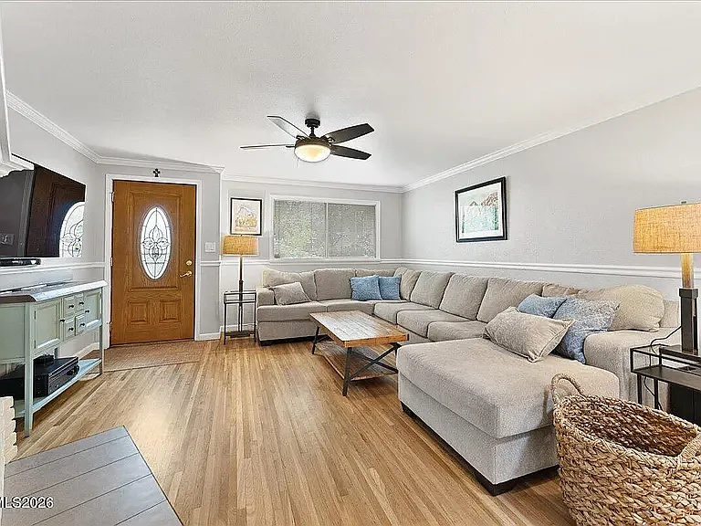 3 bed, 1386 sqft, $2,995 — Photo 3