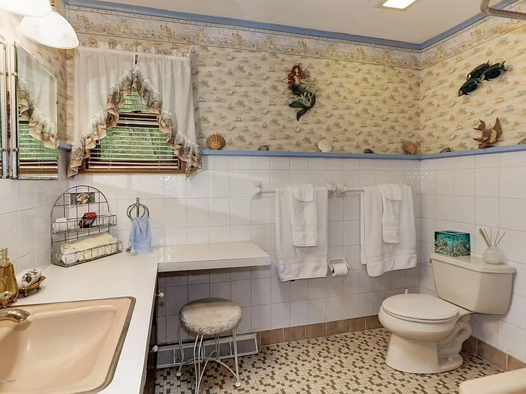5 S Lakeview Dr — Photo 16