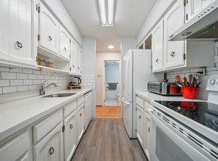 8770 Laurel St #202, Vancouver, BC V6P 3V6