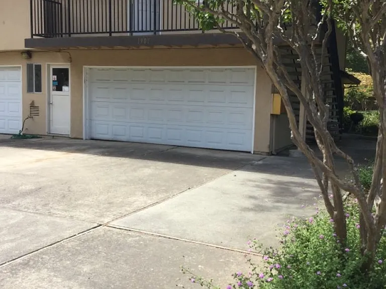 1901 Donner Ave #4 — Photo 1