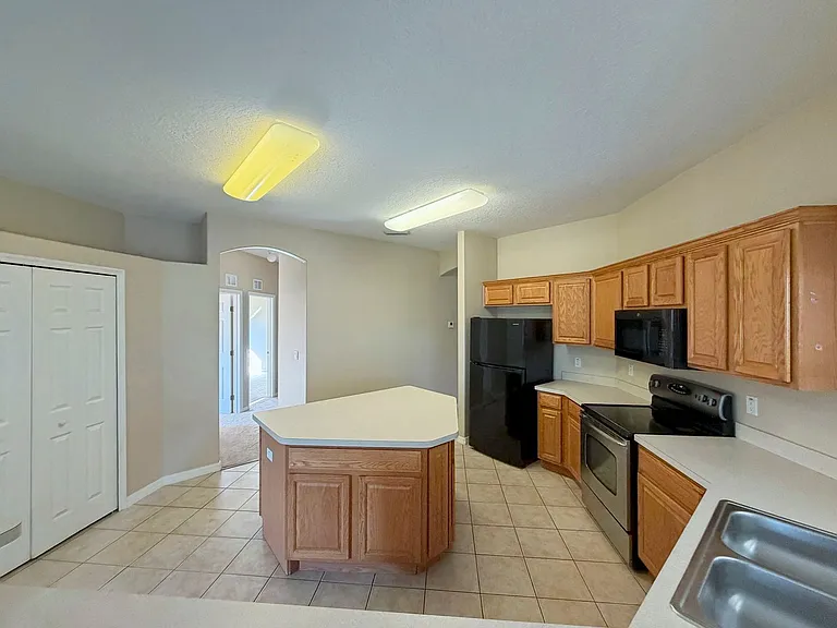72 Bickford Dr — Photo 6