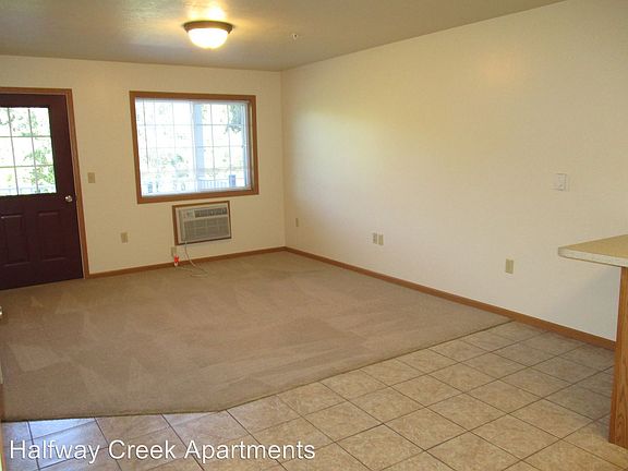 3rd image of 970 Linden Dr APT 102