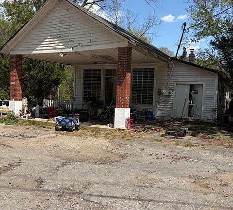 4th image of 3770 Elon Rd