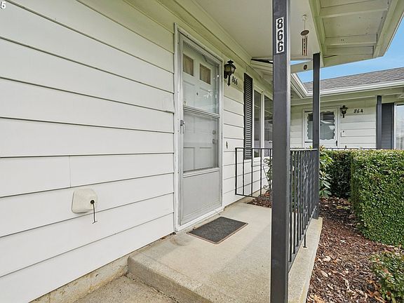 4th image of 866 NE Fleming Ave #B-83