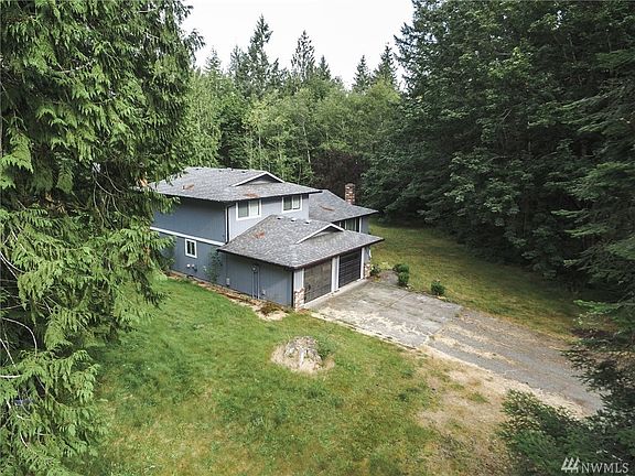 3rd image of 2132 Lorraine Dr SE