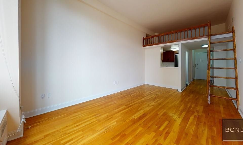 2nd image of 1 Astor Pl APT 9C