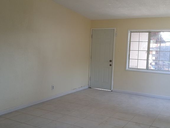 5th image of 2578 Gonzaga St