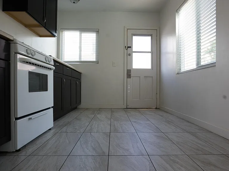 5614 Auckland Ave #5616 — Photo 6