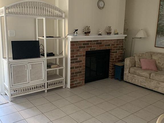 4th image of 14 136th St Unit 205