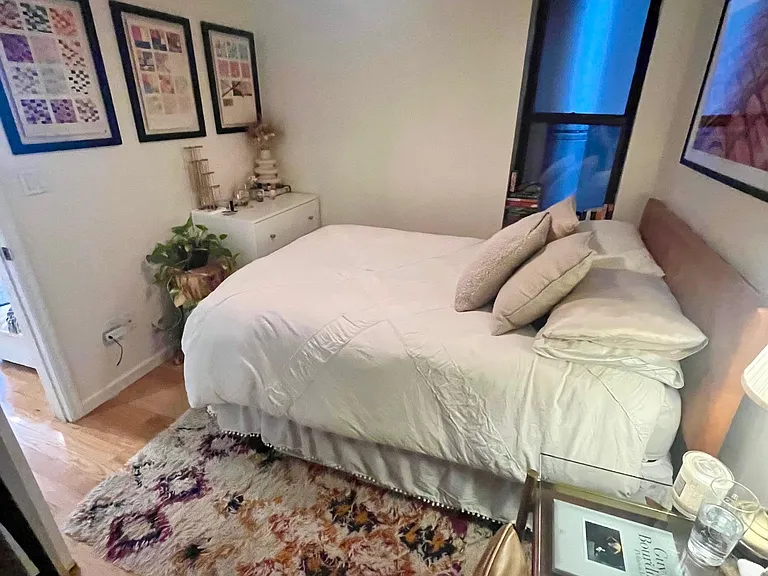 536 E 6th St #5 — Photo 8