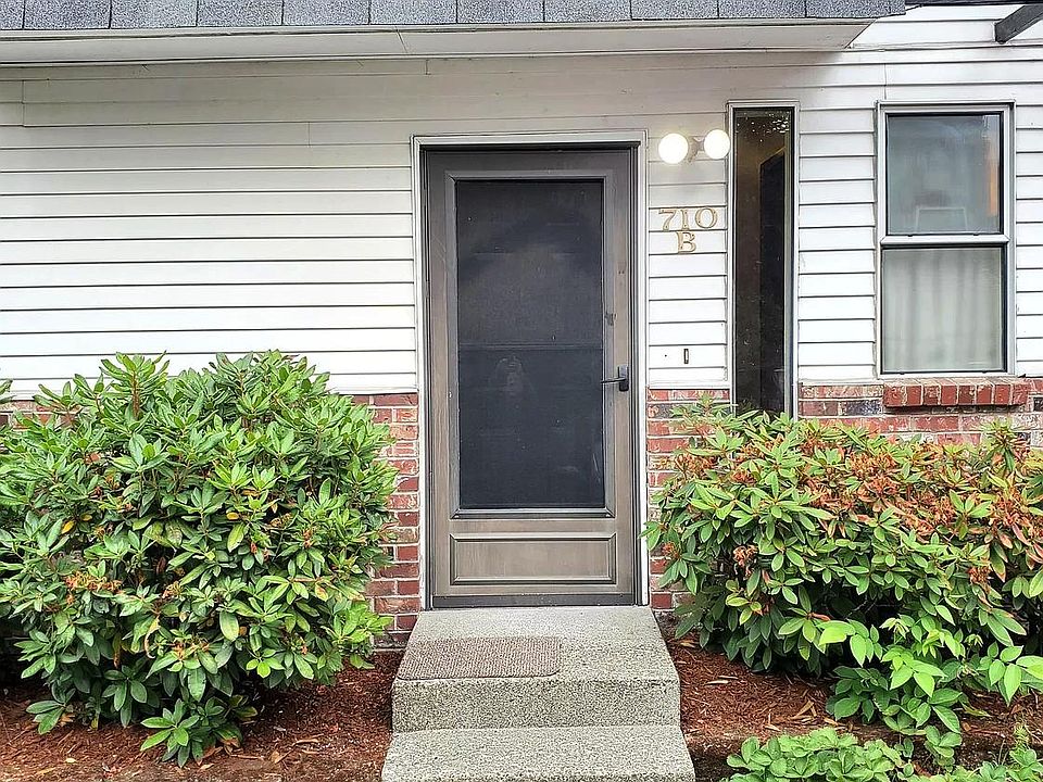 1st image of 710 10th St NE APT B