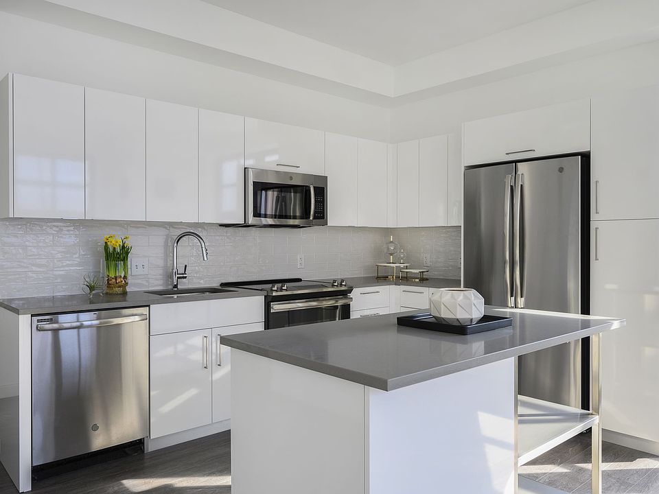2nd image of 89 E Dedham St APT 417