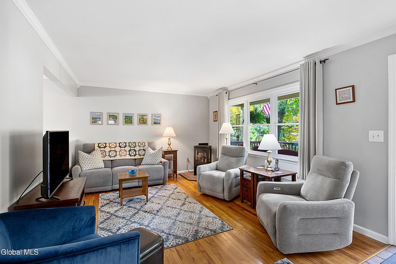 3rd image of 7 Gick Road
