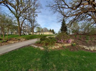 2135 23rd St, Bettendorf, IA 52722