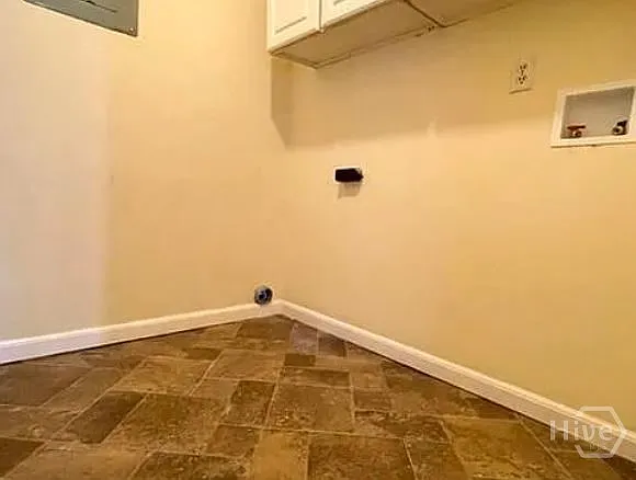 320 Chatham Villa Dr — Photo 6