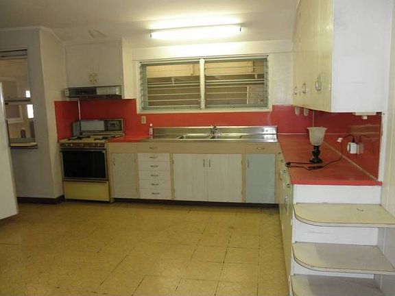 Main house - kitchen
