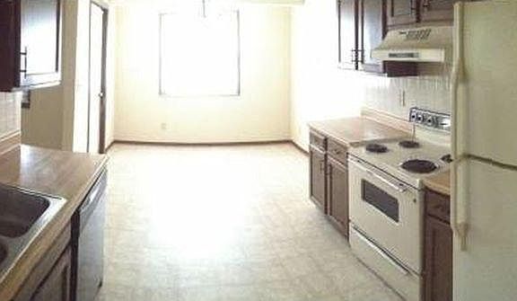 2nd image of 722 Gordon Smith Blvd APT 10