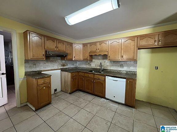 2nd image of 170 Scurlock St