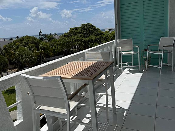 3rd image of 2840 N Ocean Boulevard #507